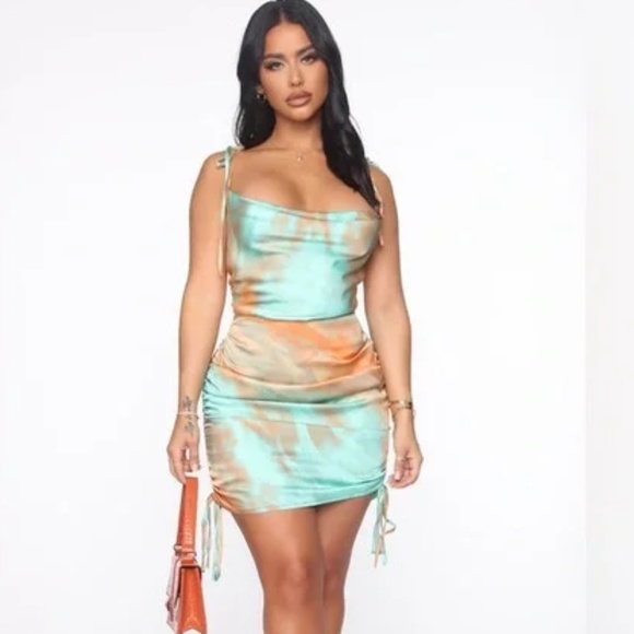 Fashion Nova Satin Mini Dress NWT Size L - Picture 1 of 5